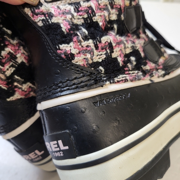 Sorel boots - Picture 5 of 10